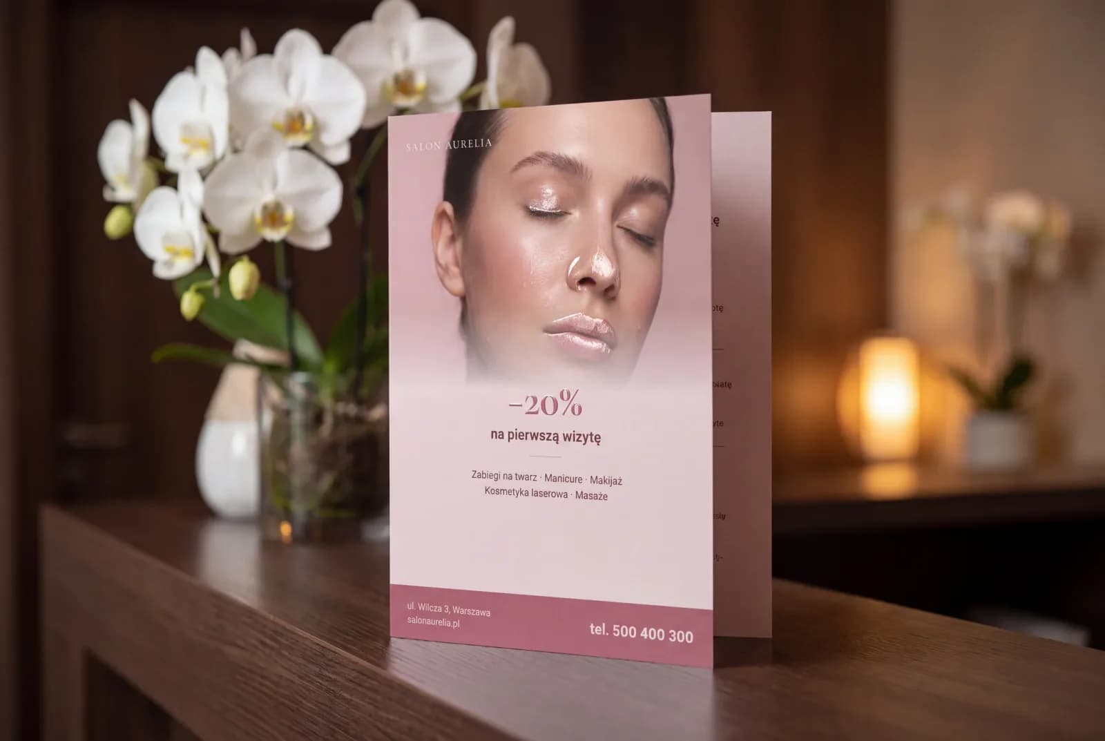 Wypukły lakier na okładce menu spa